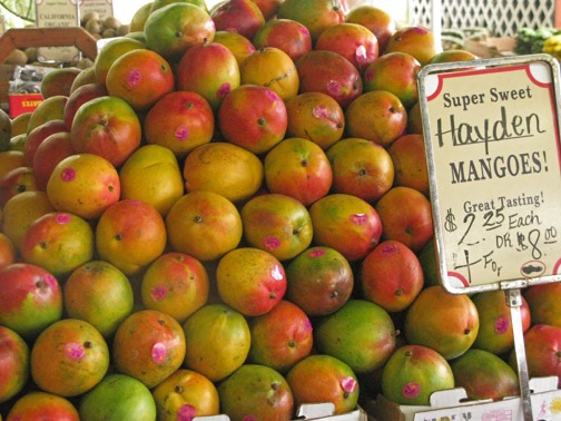 Look at those mangoes!! Roberts makes a mean fruit smoothie!!!