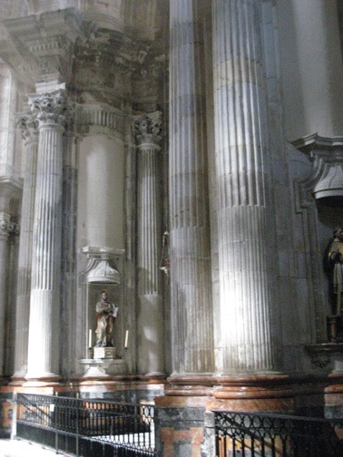 Inside the Catedral de Cádiz